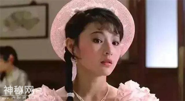 有这样两部香港鬼片，幕后故事更加“灵异”，这是巧合吗？-8.jpg