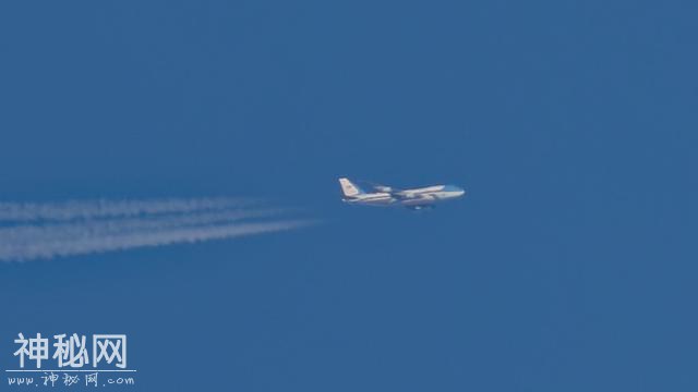 空军一号偶然被飞机爱好者发现，特朗普突访伊拉克提前泄密-2.jpg