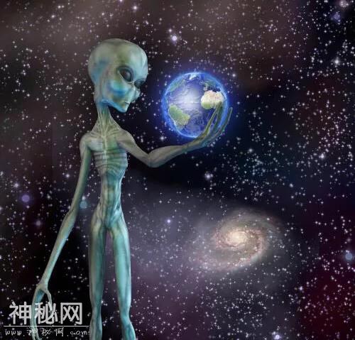 细菌比人类小上亿倍，但宇宙中是否存在比人类大上亿倍的生物呢？-1.jpg