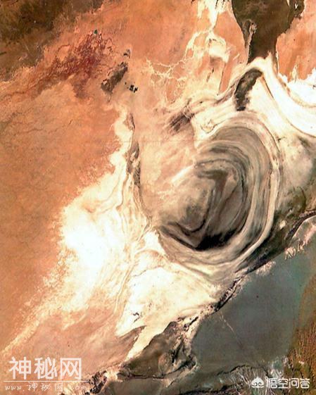 水面消失了近五十年的罗布泊，为何卫星图上显示再度水波荡漾？-1.jpg