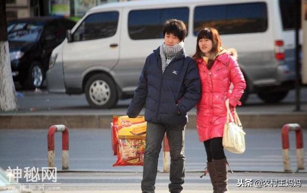 农村结婚第二天回娘家，夫妻不能同床睡？这种风俗大家觉得好不好-4.jpg