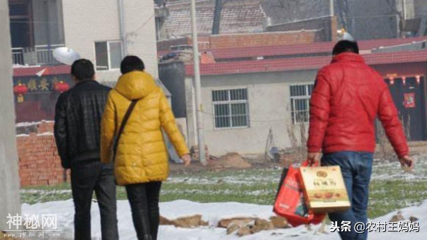 农村结婚第二天回娘家，夫妻不能同床睡？这种风俗大家觉得好不好-7.jpg