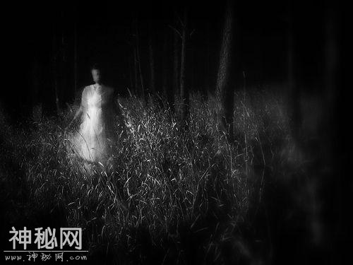 长途司机夜半被困，寸步难行，真实灵异事件，惊心动魄！-1.jpg