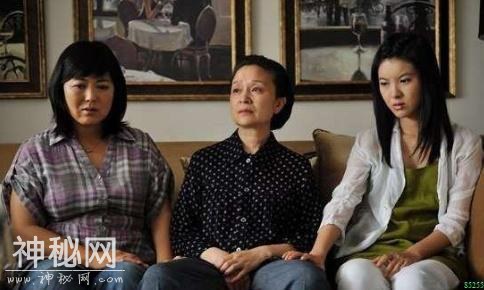 知名老戏骨，荧屏上的婆婆专业户，60岁身体硬朗优雅老去-3.jpg