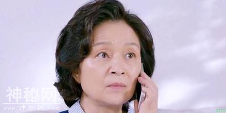 知名老戏骨，荧屏上的婆婆专业户，60岁身体硬朗优雅老去-2.jpg