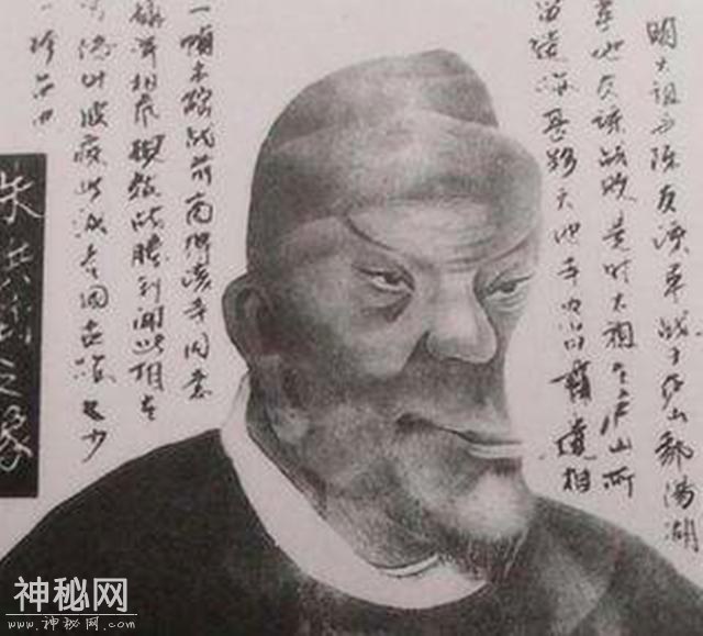 中国一小山村，竟然发现一支皇室后裔，专家还在村里找到一张龙椅-1.jpg
