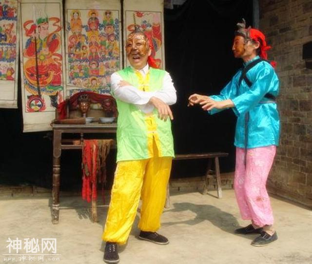 中国一小山村，竟然发现一支皇室后裔，专家还在村里找到一张龙椅-4.jpg