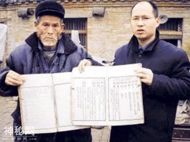 中国一小山村，竟然发现一支皇室后裔，专家还在村里找到一张龙椅-7.jpg