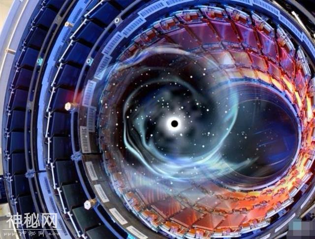 宇宙中已知最大黑洞，发的光超银河系两千倍，或已把所在星系吃掉-1.jpg