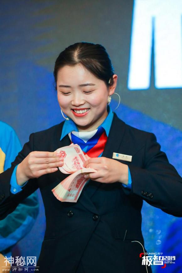 有才华！公司年会惊现奇人，致敬追求极致的苏宁人-6.jpg