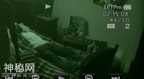 不按套路出牌的恐怖片，光恐怖氛围就让人头皮发麻，结局耐人寻味-5.jpg