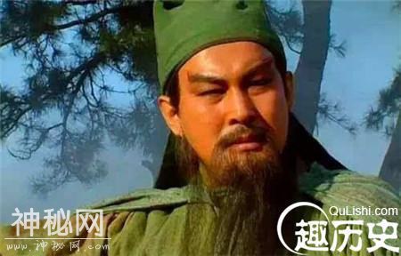 野史秘闻：关羽曾多次求娶的吕布艳妻终属曹操-1.jpg