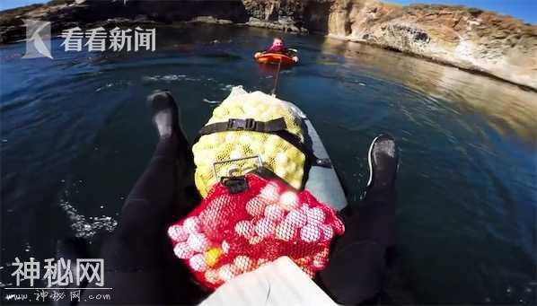 高中生潜水发现海底充斥高尔夫球 2年捞出5万颗-4.jpg