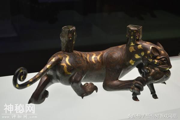民工一脚踩空，考古专家顺着挖，挖出了惊世大发现，解开千年之谜-1.jpg