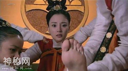 中国古代十大毒妇：一人掐死女儿，一人逼皇帝杀子，一人饿死亲孙-6.jpg