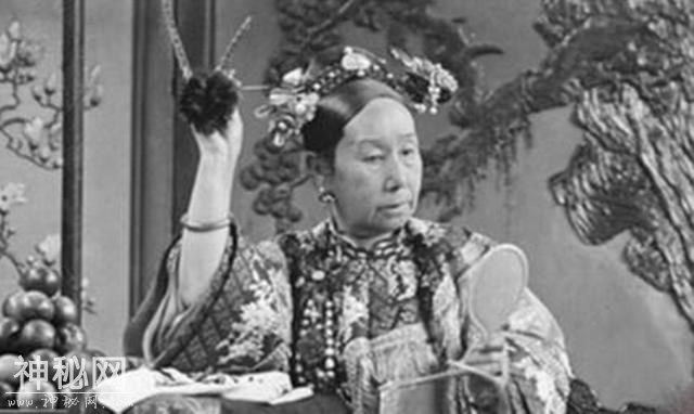 咸丰后宫有那么多女人，为什么偏偏是慈禧受宠最多？野史给了答案-7.jpg