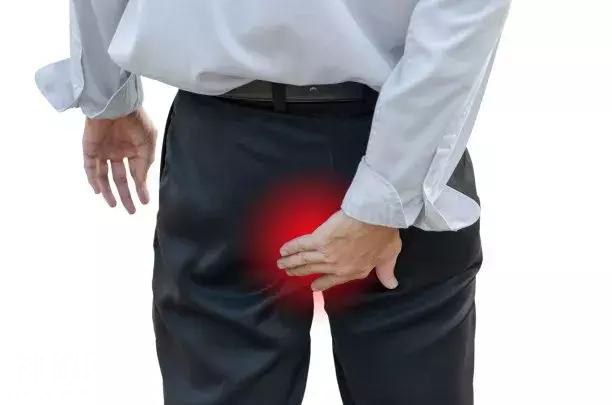 痔疮到底怎么治疗？把握好4个要点！医生提醒：小心伪装者直肠癌-2.jpg