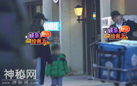 42岁刘谦与妻子儿子现身街头，4岁儿子跟刘谦一模一样！-3.jpg
