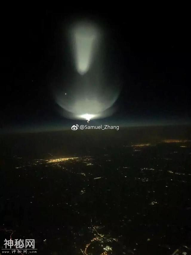 多地夜空突现不明飞行物，锥头蛇尾还拐弯，啥来头？-5.jpg