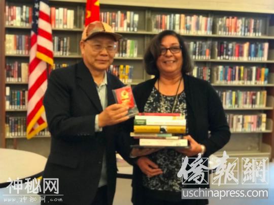 蒙市图书馆举办“美中元首互访历史照片展”-1.jpg