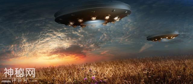 符合空气动力学的UFO不是外星人的座驾，谁把外星人推上了飞碟？-2.jpg