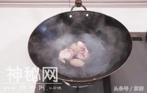 熬鸡汤牢记这几点，鸡汤鲜美鸡肉入味，老人小孩都爱喝！-2.jpg