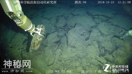 海底6000米惊现水怪！这台机器竟然清晰拍了下来-1.jpg