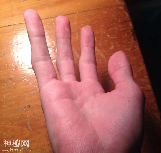 每个人看一眼都很震撼的24个奇人异士-8.jpg
