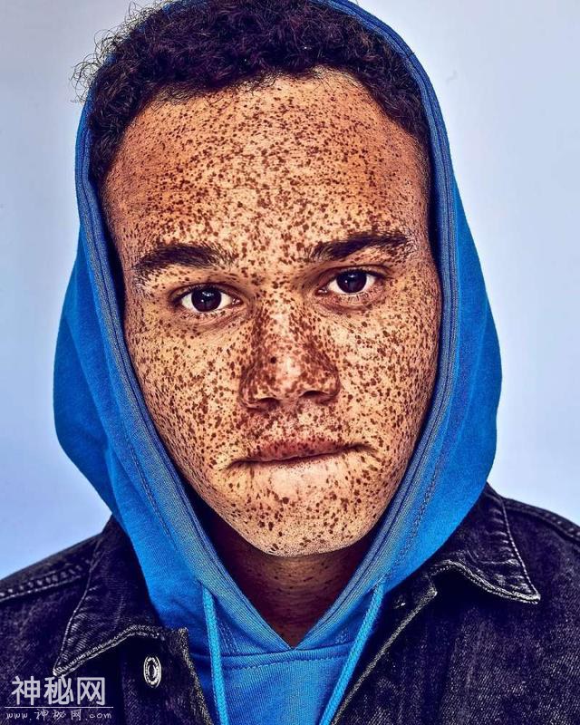 每个人看一眼都很震撼的24个奇人异士-7.jpg