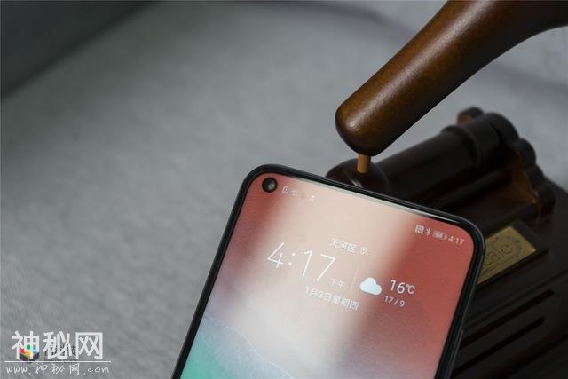 荣耀V20评测：既是2018最强机，也是2019第一台超值机-2.jpg