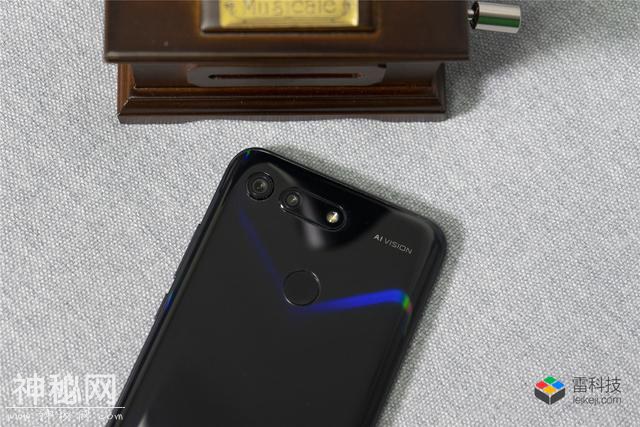 荣耀V20评测：既是2018最强机，也是2019第一台超值机-7.jpg