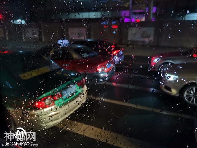荣耀V20评测：既是2018最强机，也是2019第一台超值机-16.jpg