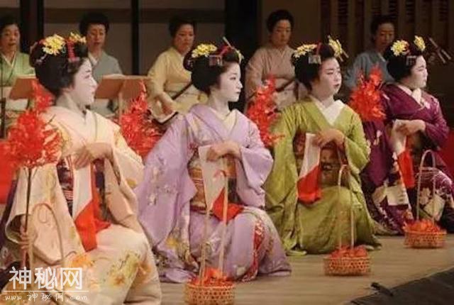 为什么日本有这么多奇葩的风俗产业？网友：还真想体验一把！-4.jpg