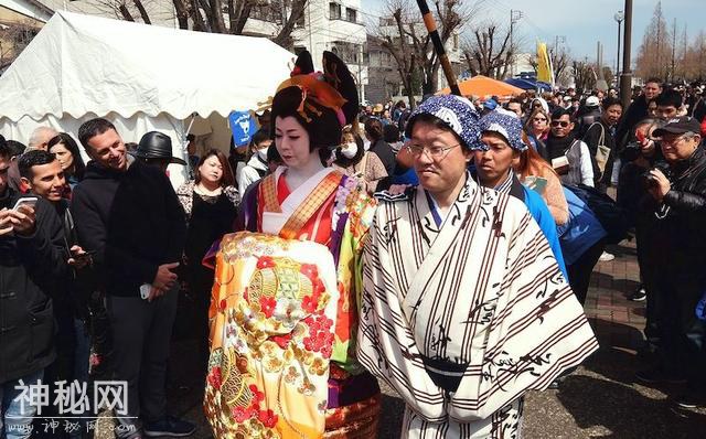为什么日本有这么多奇葩的风俗产业？网友：还真想体验一把！-3.jpg