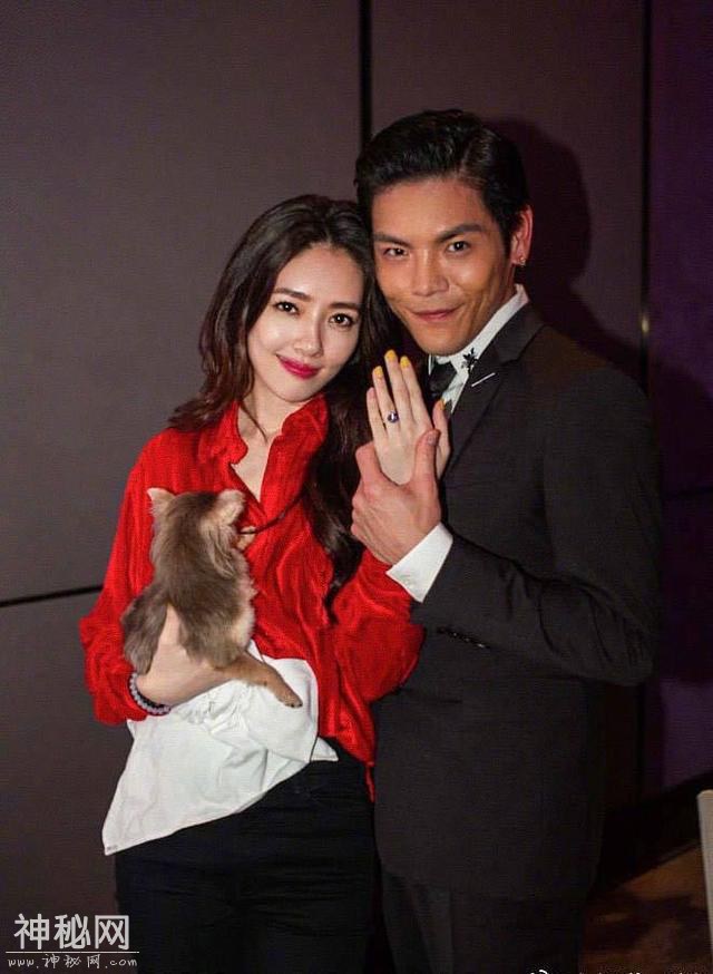 向佐和郭碧婷浪漫游若丁山，向佐被嘲像野人，而郭碧婷肚子成焦点-1.jpg