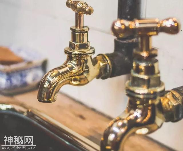下水道又臭又脏满是细菌？一杯热水倒进下，半年没异味，真心管用-8.jpg