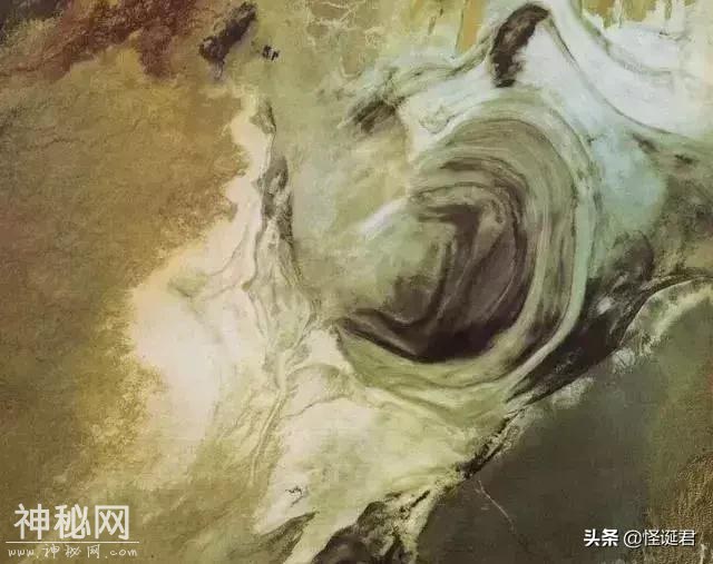 罗布泊为什么号称中国版"51区"？怪诞君带你解密罗布泊的神秘事件-1.jpg