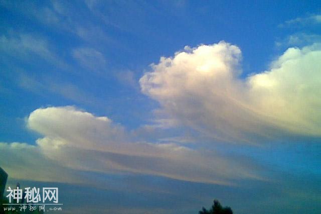 每天了解一种自然现象-“百变精灵”空中怪云-15.jpg