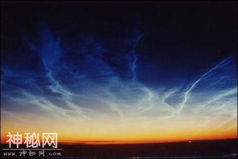 每天了解一种自然现象-“百变精灵”空中怪云-20.jpg