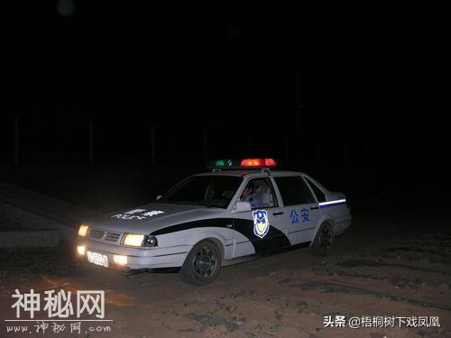 盗墓团伙老板明开工厂，暗里资助盗墓，警方查办时发现已入外国籍-2.jpg