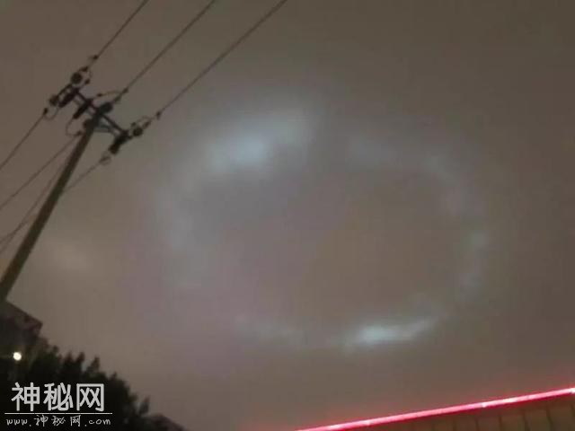 北京夜空现“光圈”！UFO？ 专家分析-2.jpg