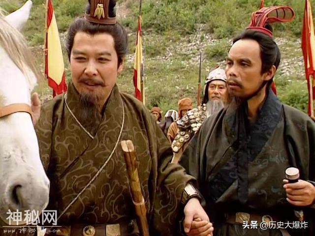 如果凤雏庞统没有早死，那么他和诸葛亮比起来，谁更厉害？-2.jpg