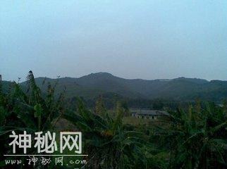 一座古墓，被长城四年合围，两千年没人敢动，村民：墓里葬着神仙-1.jpg