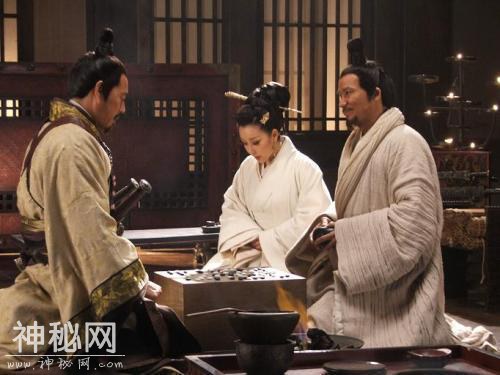 古代下棋引发的惨案：一位砸死堂哥，一位误杀好友，一位灭人满门-3.jpg
