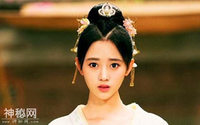 公主去世，皇帝杀尽其侍女，专家打开墓穴看到一壁画：史书没骗人-6.jpg