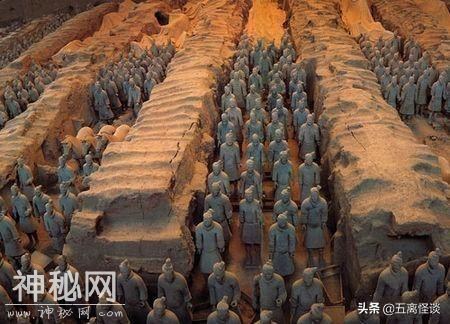 兵马俑之间的土堆为什么不挖？里面有东西，也是文物-2.jpg