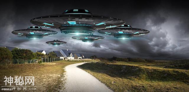 UFO大战，人类武器如同瞬间成为废铁-8.jpg