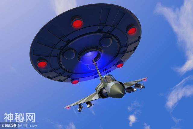 UFO大战，人类武器如同瞬间成为废铁-9.jpg