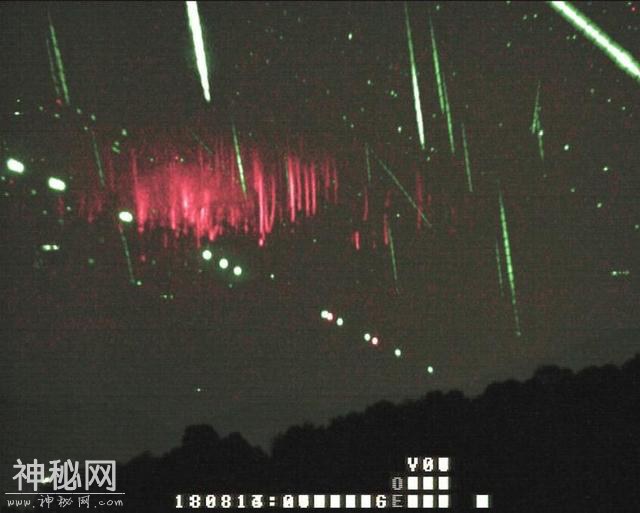 一片红色云光可跨48公里，美国天空被它照亮了，科学解释自然现象-2.jpg