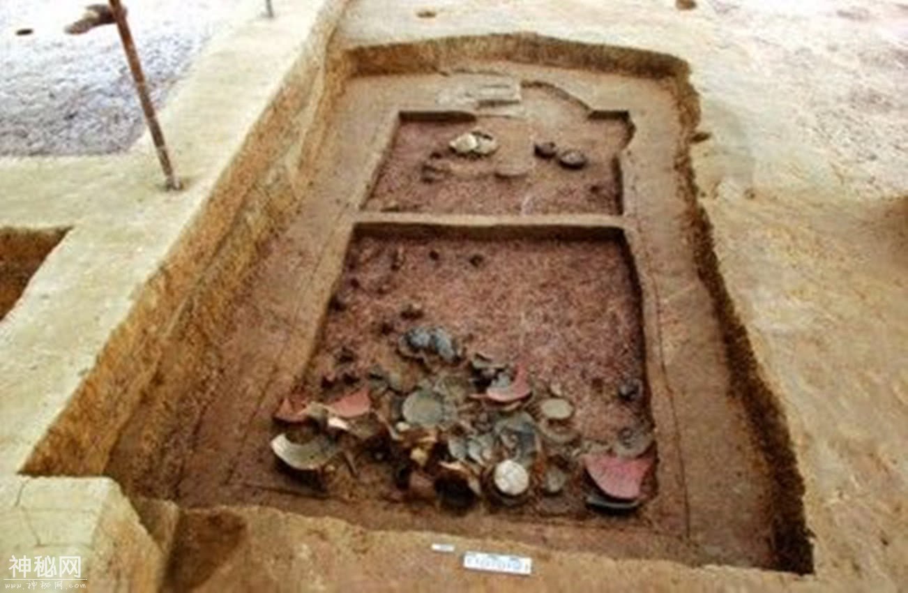 考古人员最害怕古墓中出现矿泉水瓶子，看到顿时心凉了一半-3.jpg